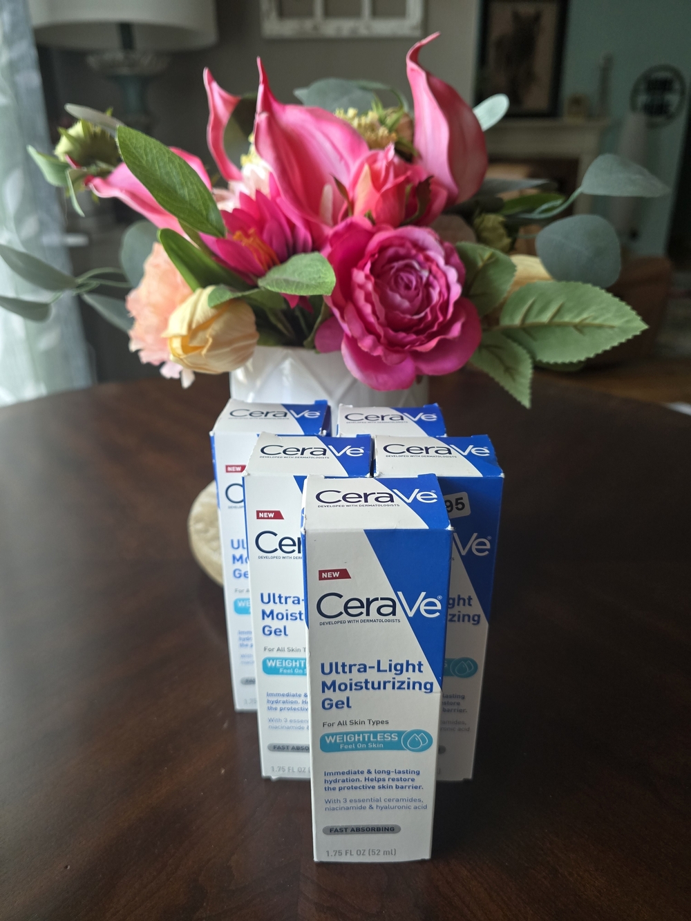 CeraVe Ultra-Light Moisturizing Gel - White - Hydrating Gel for Women